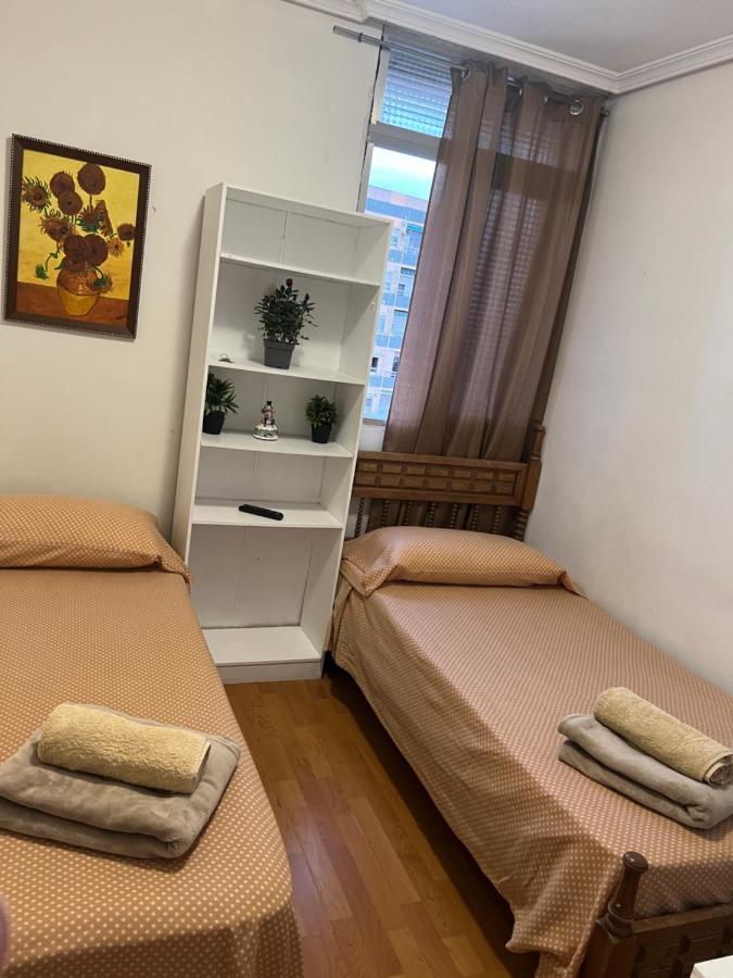 Malvarrosa Simple Shared Home Valencia Kültér fotó