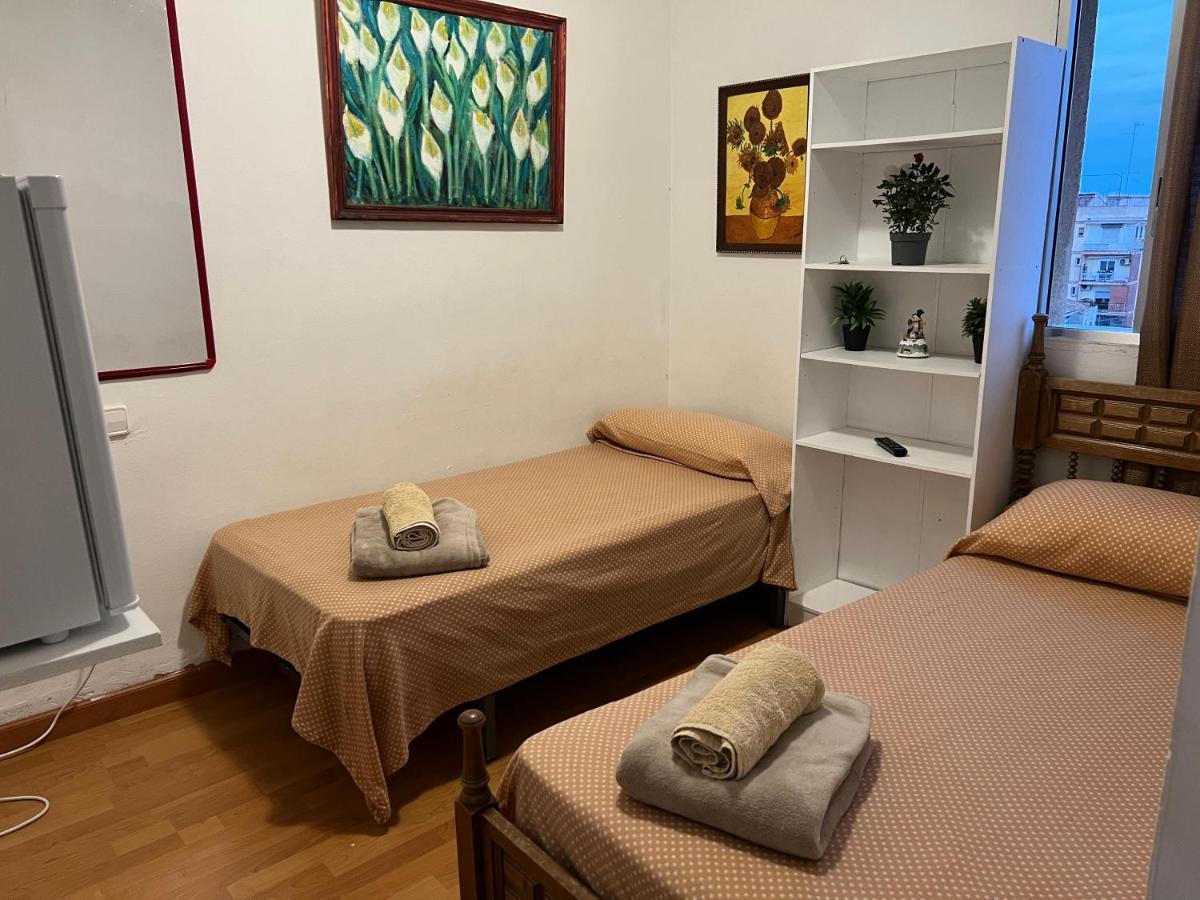 Malvarrosa Simple Shared Home Valencia Kültér fotó