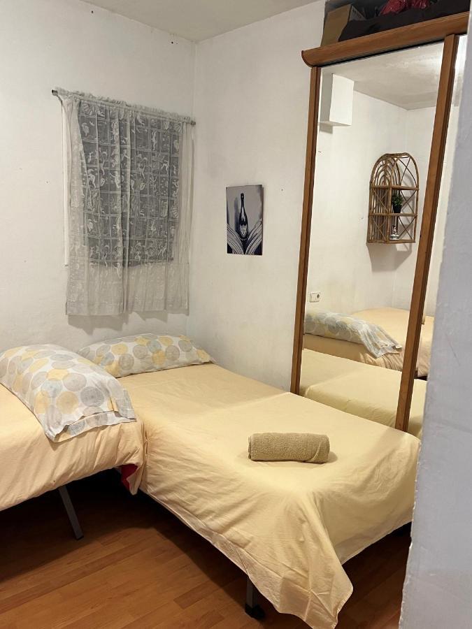 Malvarrosa Simple Shared Home Valencia Kültér fotó